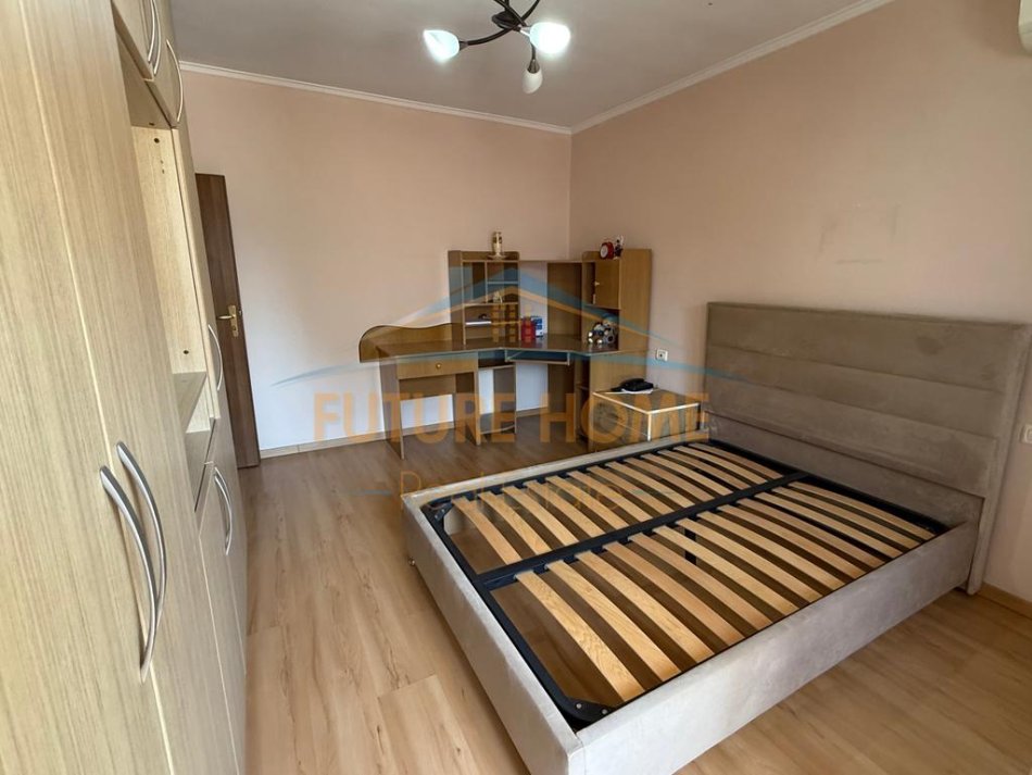 Tirane, shes apartament 1+1 Kati 4, 57 m² (&quot;Irfan Tomini&quot;.)