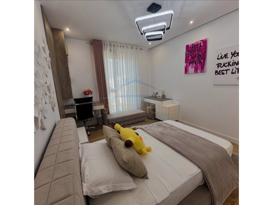 Tirane, shitet apartament 3+1 Kati 8, 160 m² 312.000 € 