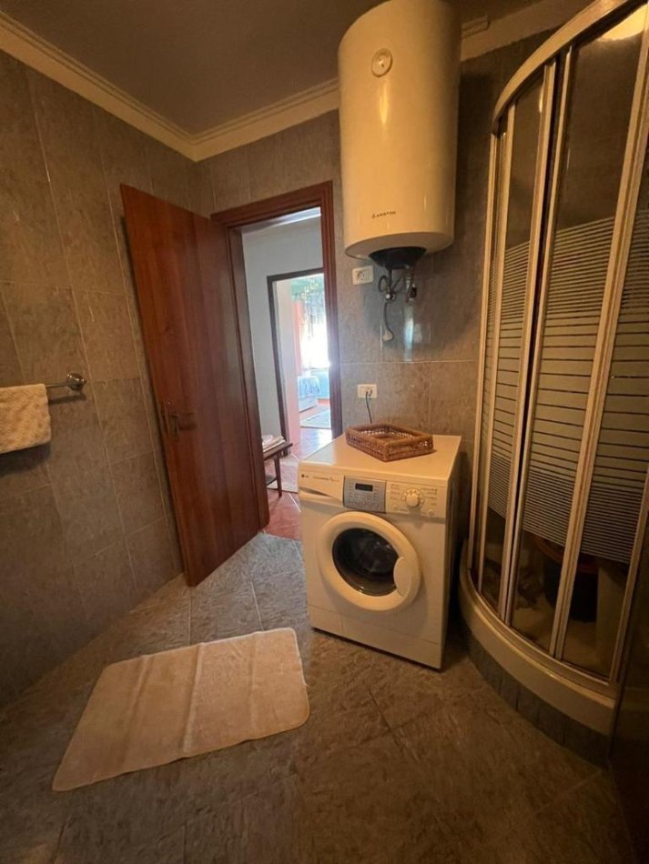 Tirane, jepet me qera apartament 2+1 Kati 8, 100 m² 700 € (21 dhjetori)