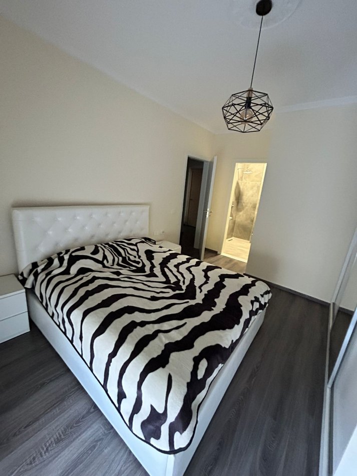 Tirane, jepet me qera apartament 2+1 Kati 4, 90 m² 450 € (Fresk)