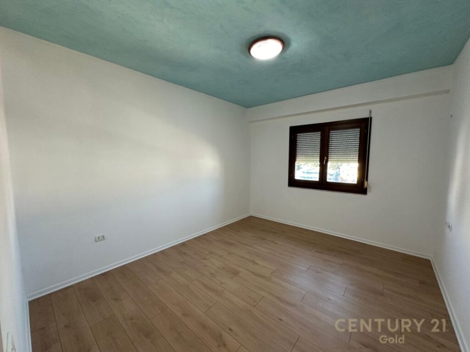 Tirane, shitet apartament 2+1+Ballkon Kati 4, 114 m² 199.000 € (prane rruges "RIZA CEROVA")