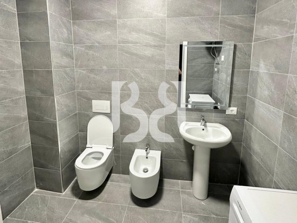 Tirane, jepet me qera apartament 1+1 Kati 9, 70 m² 400 € (Astir)