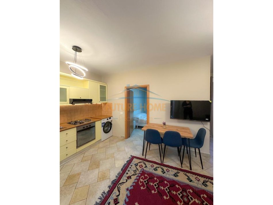 Tirane, jepet me qera apartament 1+1 Kati 15, 60 m² 550 € (Qendër, Tiranë)