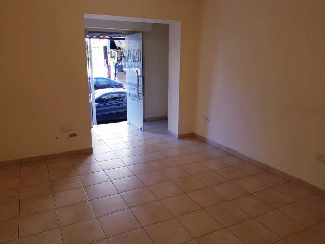 Elbasan, shitet ambjent biznesi 56 m² 1.300 Euro/m2