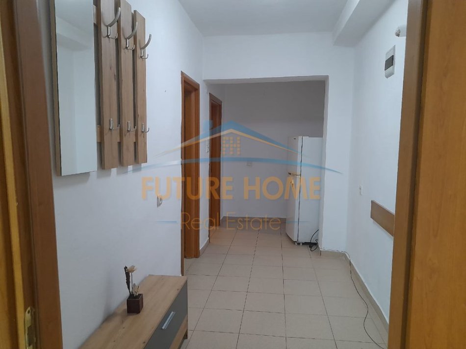 Qera – Zyra Qendër – 900 €