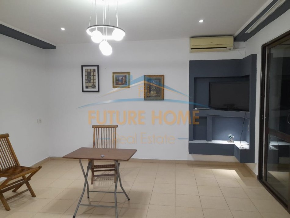 Qera – Zyra Qendër – 900 €