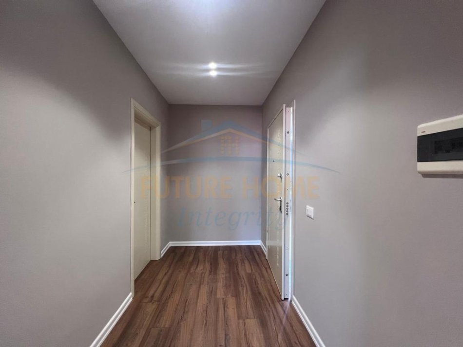 Tirane, shitet apartament 2+1+Ballkon Kati 8, 112 m² 160.000 € (MIKEL MARULI)  AL53862