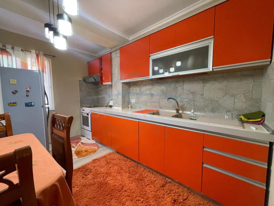 Tirane, jepet me qera apartament 2+1 Kati 4, 65 m² 600 € (Stadiumi Dinamo, Tiranë)