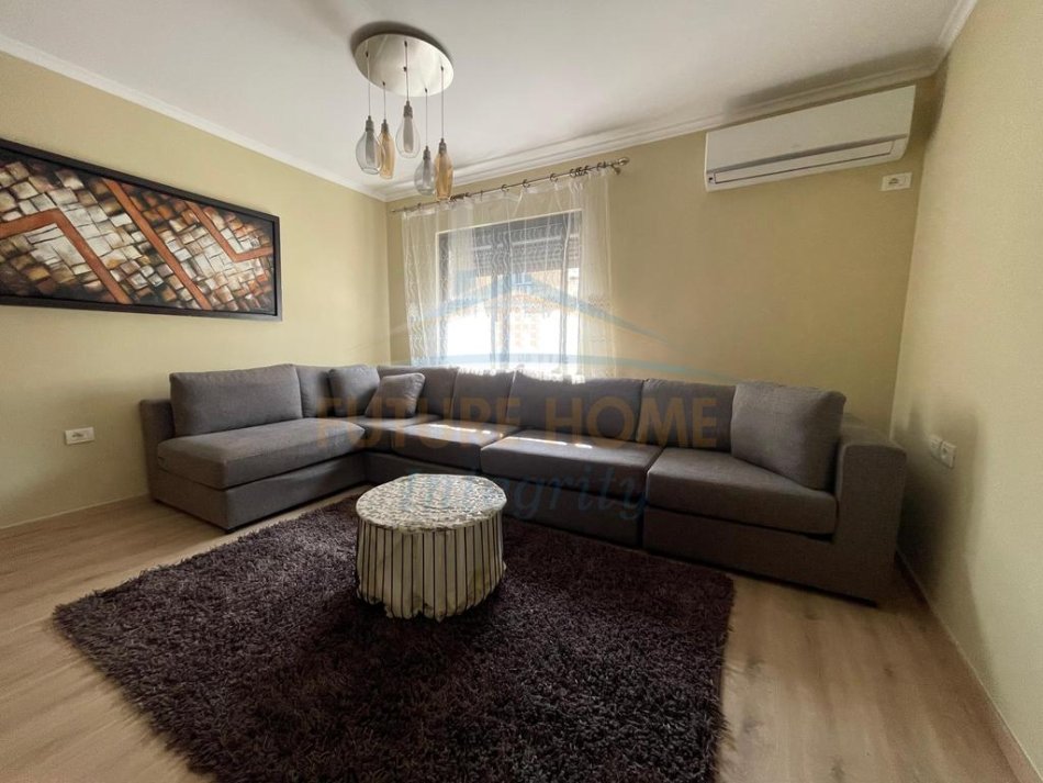 Tirane, jepet me qera apartament 2+1 Kati 4, 65 m² 600 € (Stadiumi Dinamo, Tiranë)