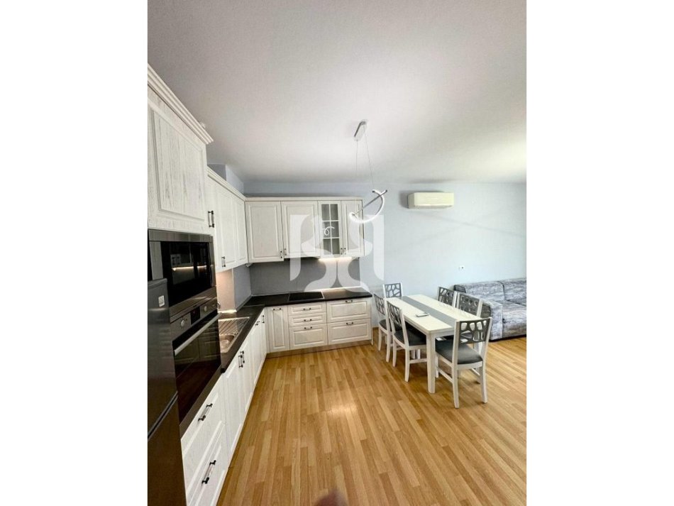 Tirane, jepet me qera apartament 2+1 Kati 5, 96 m² 800 € (Rruga e Kavajes)