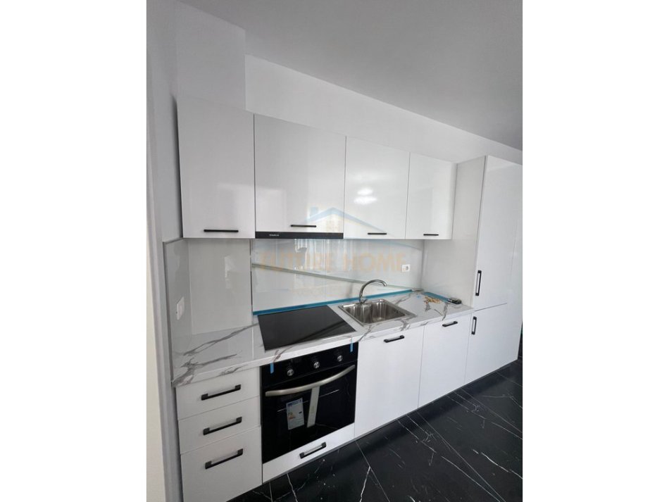 Durres, shes apartament 1+1 Kati 3, 51 m² 75.000 € (Prane Pishave te Buta, Mali i Robit)