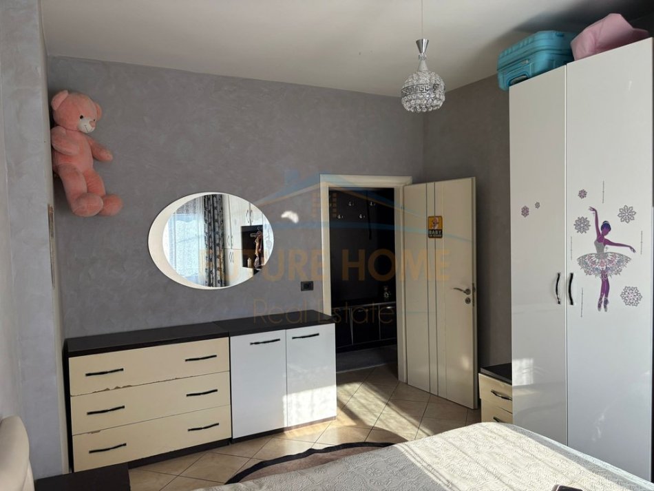 Durres, jepet me qera apartament 1+1+Aneks Kati 4, 55 m² 400 € (Markata,durres)