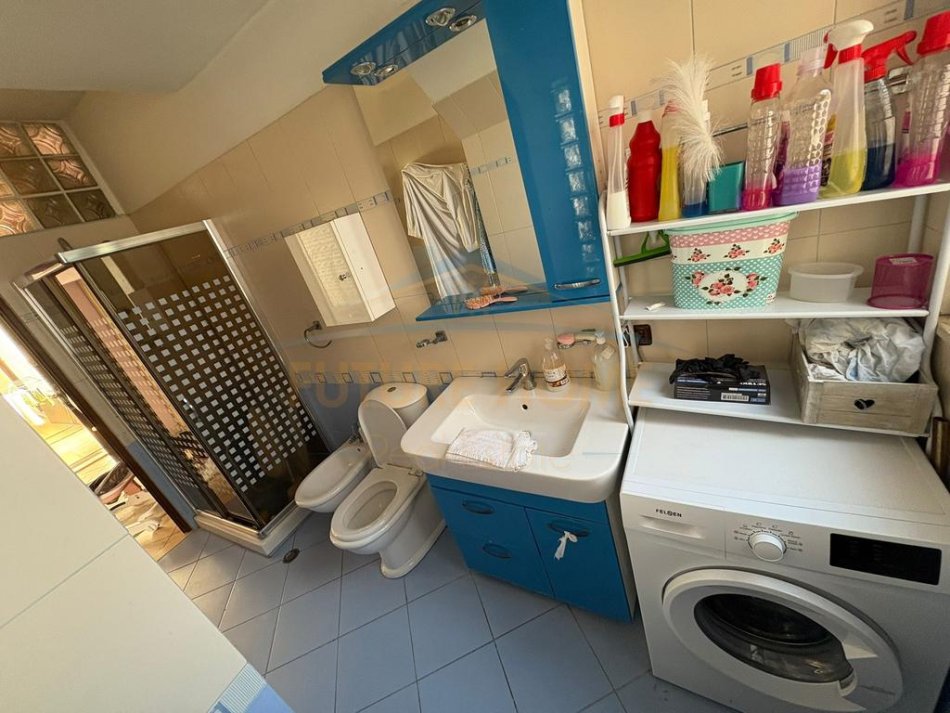 Durres, jepet me qera apartament 1+1+Aneks Kati 4, 55 m² 400 € (Markata,durres)