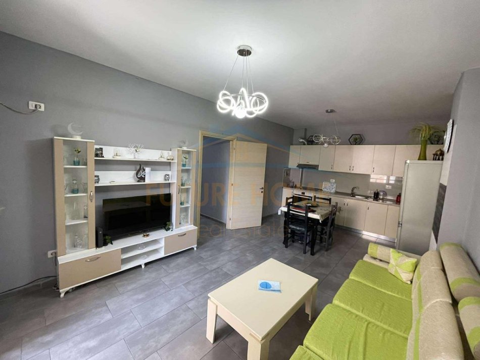 Tirane, jepet me qera apartament 1+1+Ballkon Kati 2, 70 m² 430 € (ARC HOTEL)   UNA53925