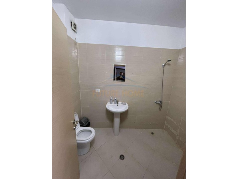 Tirane, jepet me qera apartament 1+1+Ballkon Kati 2, 70 m² 430 € (ARC HOTEL)   UNA53925
