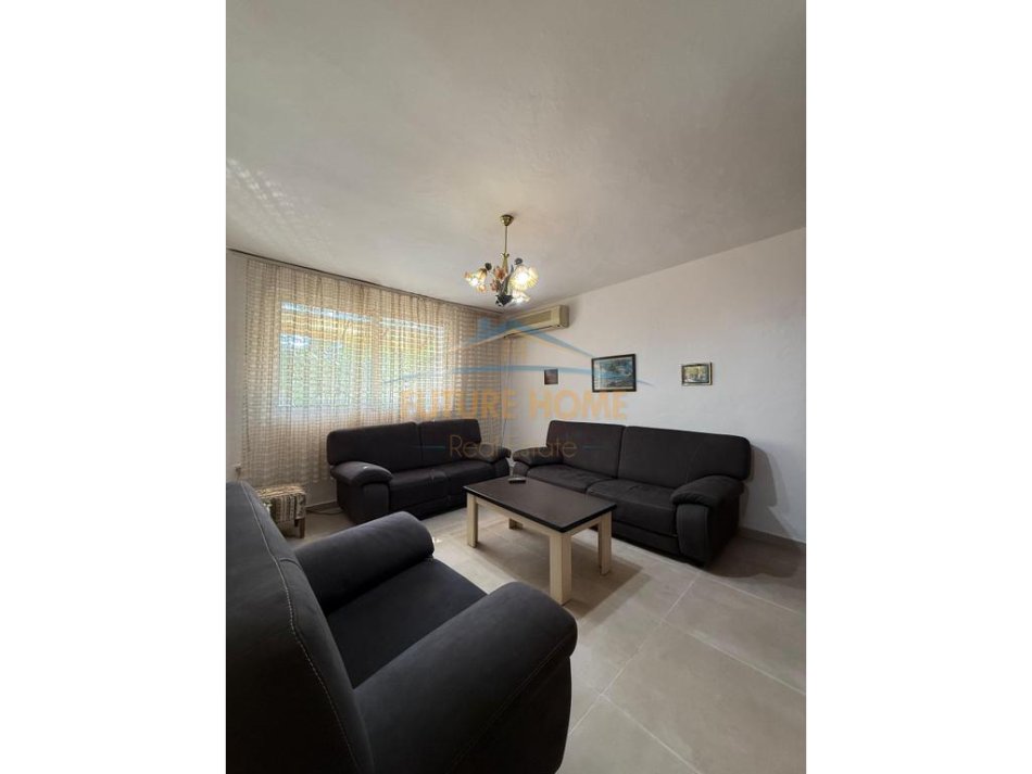Tirane, jepet me qera apartament 3+1 Kati 4, 81 m² 600 € (Apartament, 3+1, 21 Dhjetori)