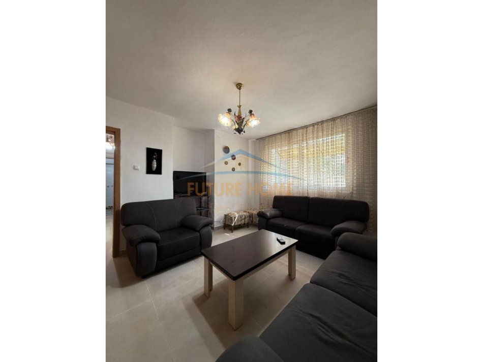 Qera – Apartament 3+1 21 Dhjetori – 600 €