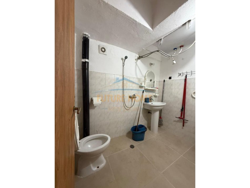 Qera – Apartament 3+1 21 Dhjetori – 600 €