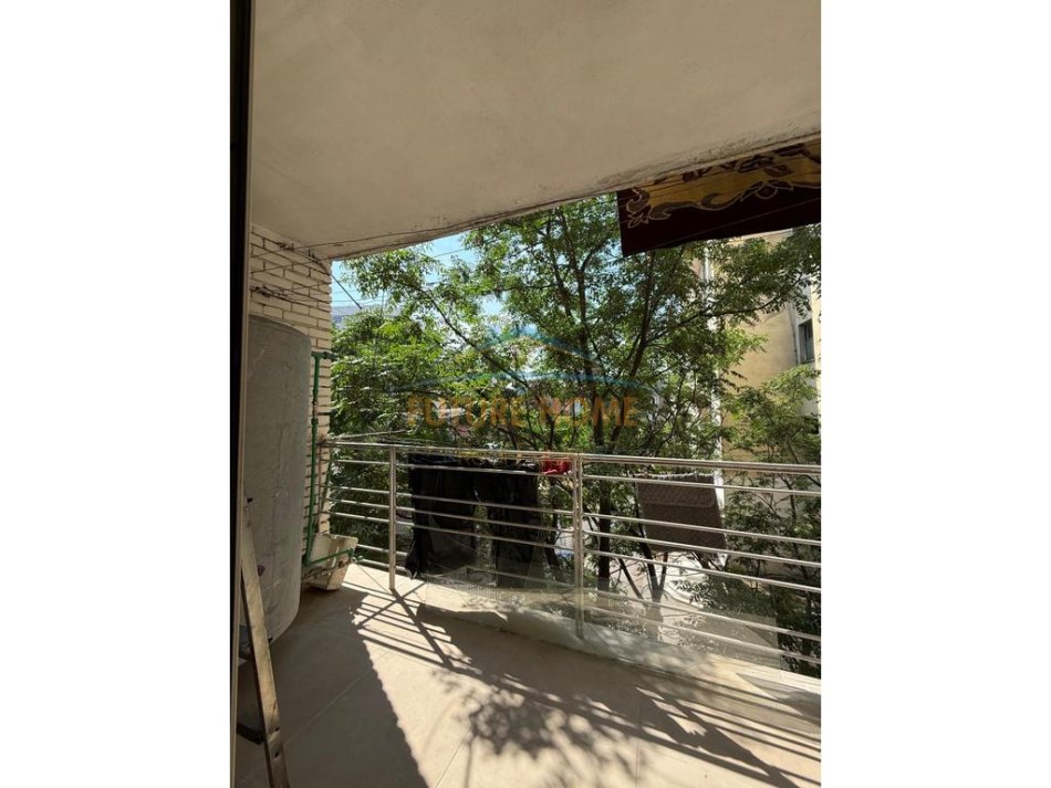 Tirane, jepet me qera apartament 3+1 Kati 4, 81 m² 600 € (Apartament, 3+1, 21 Dhjetori)