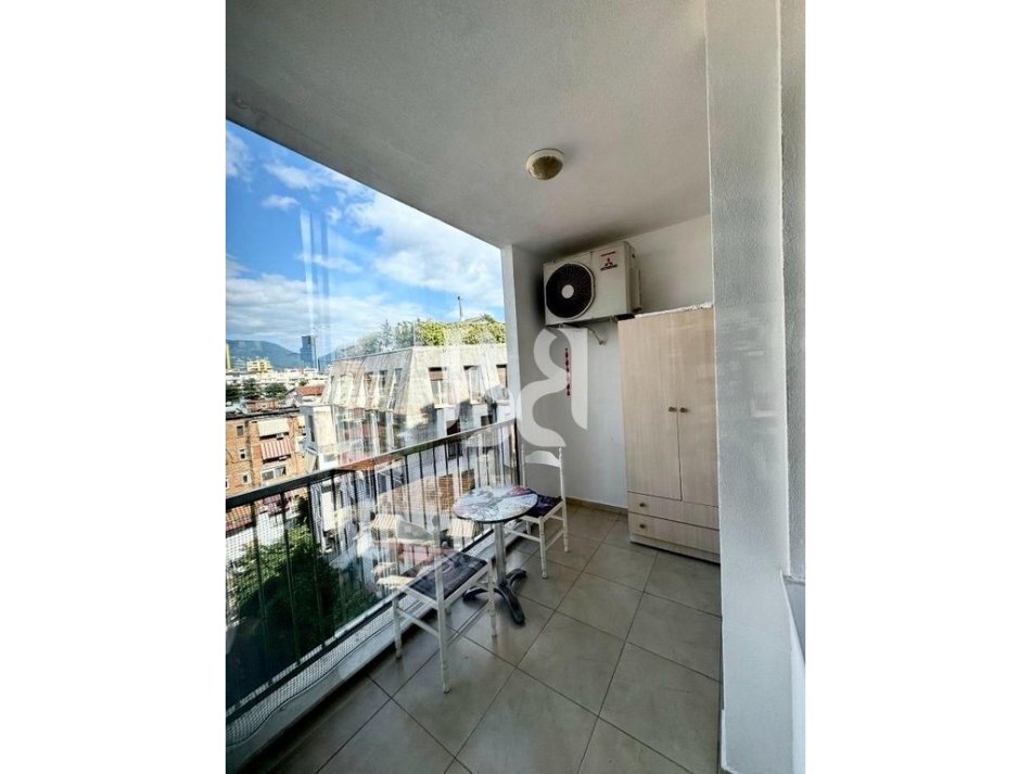 Tirane, jepet me qera apartament 2+1 Kati 5, 96 m² 800 € (Rruga e Kavajes)