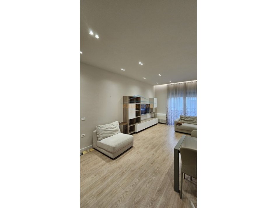 Tirane, shitet apartament 3+1 Kati 1, 117 m² 