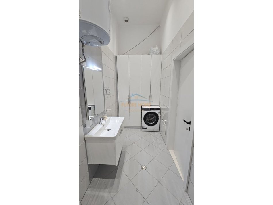 Tirane, shitet apartament 3+1 Kati 1, 117 m² 