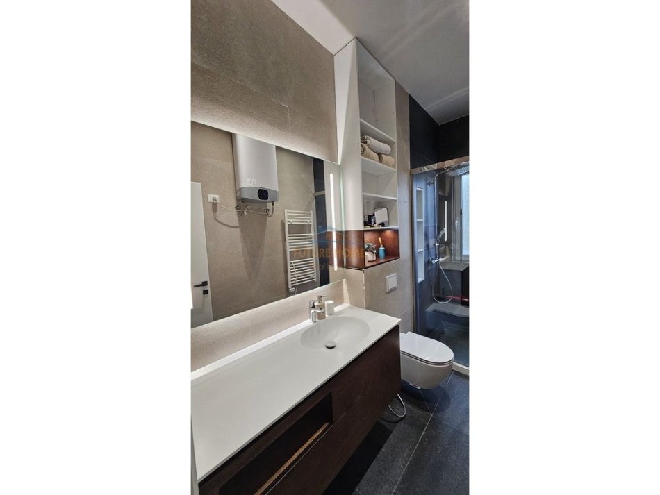 Tirane, shitet apartament 3+1 Kati 1, 117 m² 