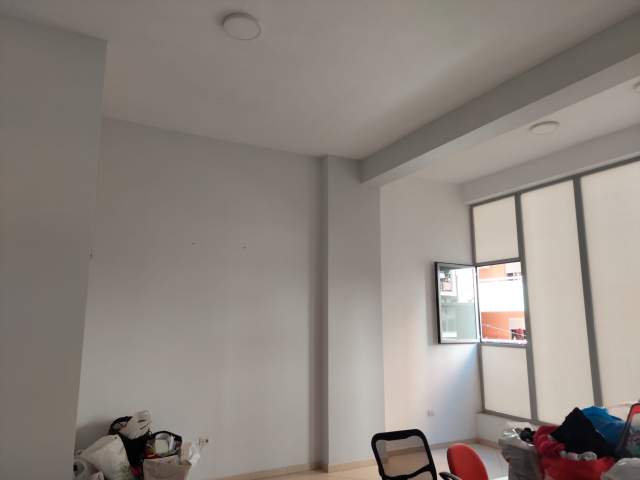 Tirane, jepet me qera ambjent biznesi Kati 1, 56 m² 600 €