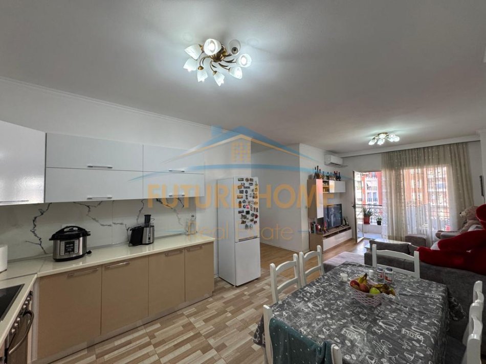 Tirane, shitet apartament 2+1 Kati 4, 92 m² 193.000 € 