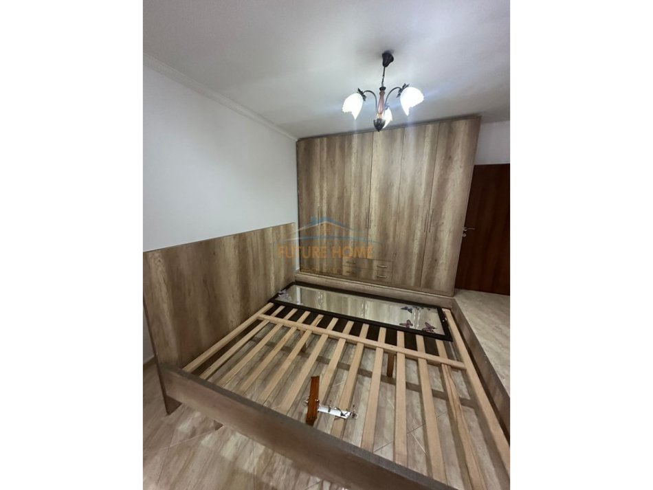 Tirane, jepet me qera apartament 1+1 Kati 1, 103 m² 450 € (rrugen Dritan Hoxha)