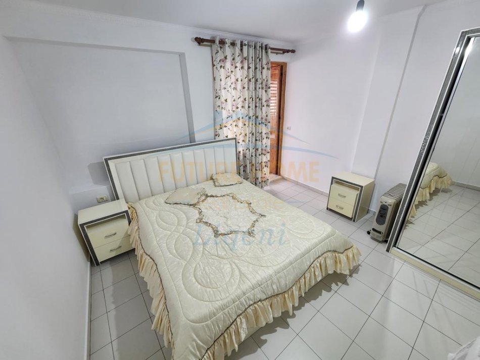 Tirane, jepet me qera apartament 2+1+Aneks+Ballkon Kati 2, 95 m² 600 € (Bulevardi i Ri, Prane Bar Oxygen O2/.)