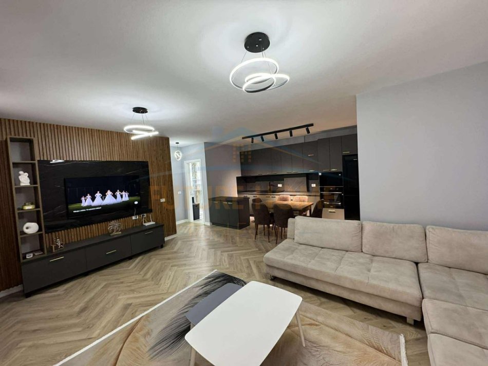 Tirane, jepet me qera apartament 1+1+Ballkon Kati 4, 90 m² 400 €  FRESK   UNA54130