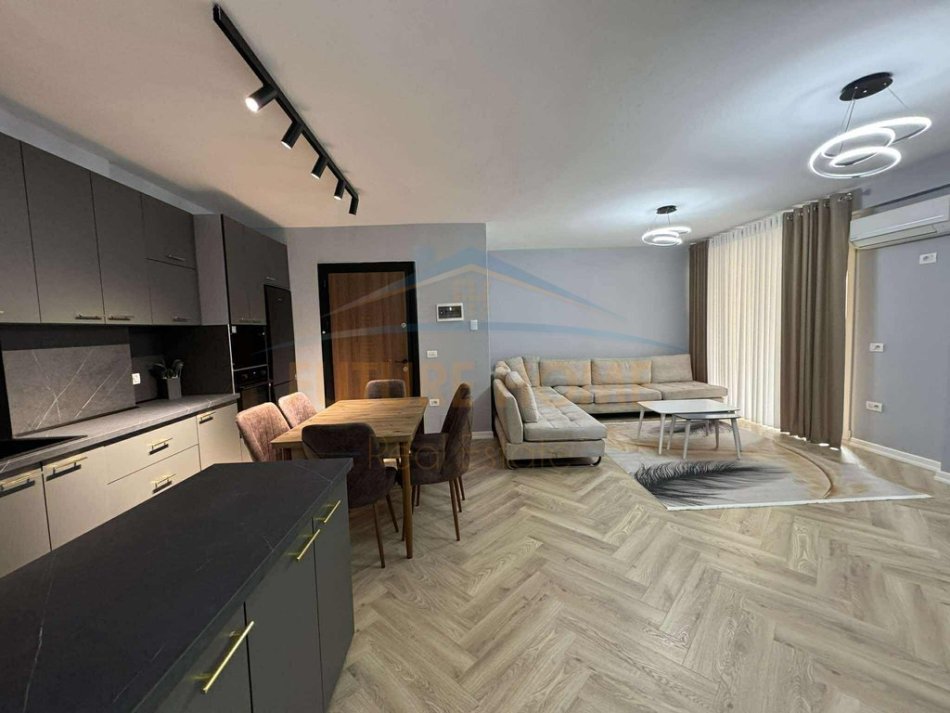 Tirane, jepet me qera apartament 1+1+Ballkon Kati 4, 90 m² 400 €  FRESK   UNA54130
