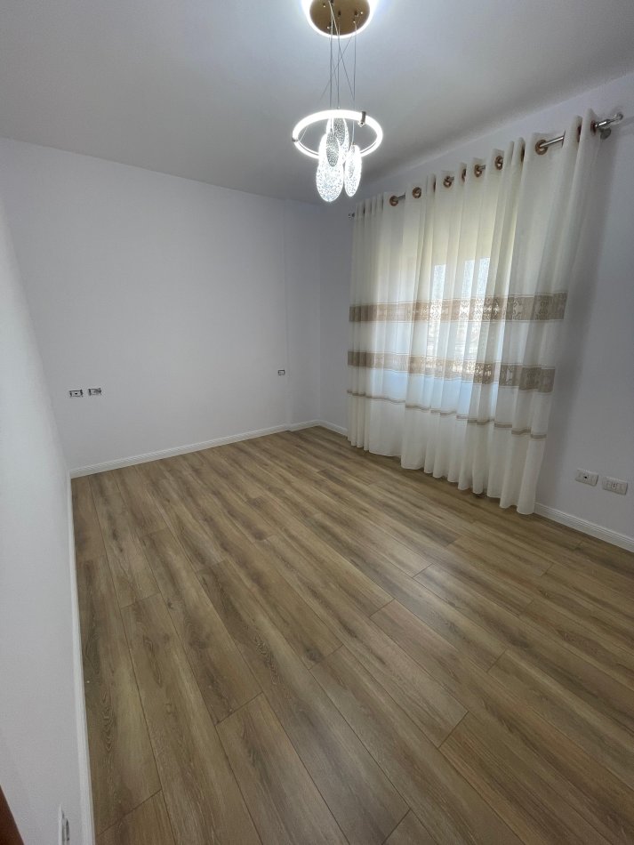 Tirane, shitet apartament 1+1+Ballkon Kati 5, 54 m² 85.000 € 
