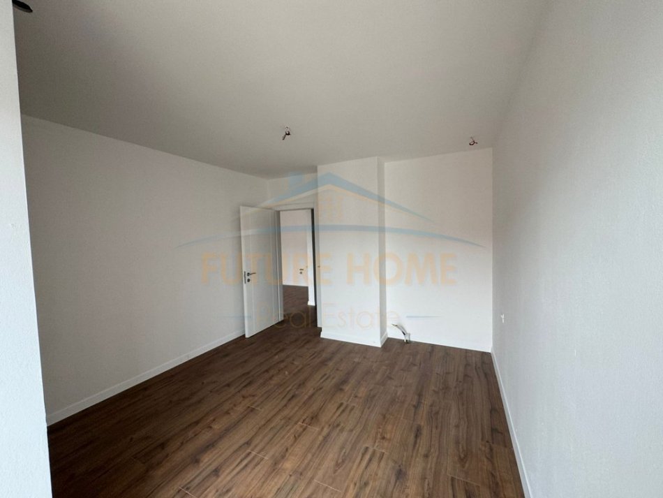 Tirane, shitet apartament 1+1+Ballkon Kati 8, 66 m² 103.000 €   UNA54189