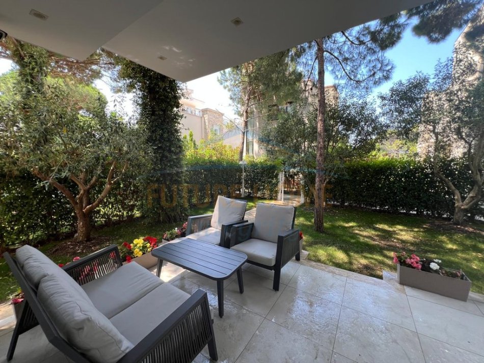 Gjiri Lalezit | Hamallaj, shitet Vile 3+1+Aneks+Ballkon Kati 0, 257 m² 870.000 € (GJIRI LALZIT)