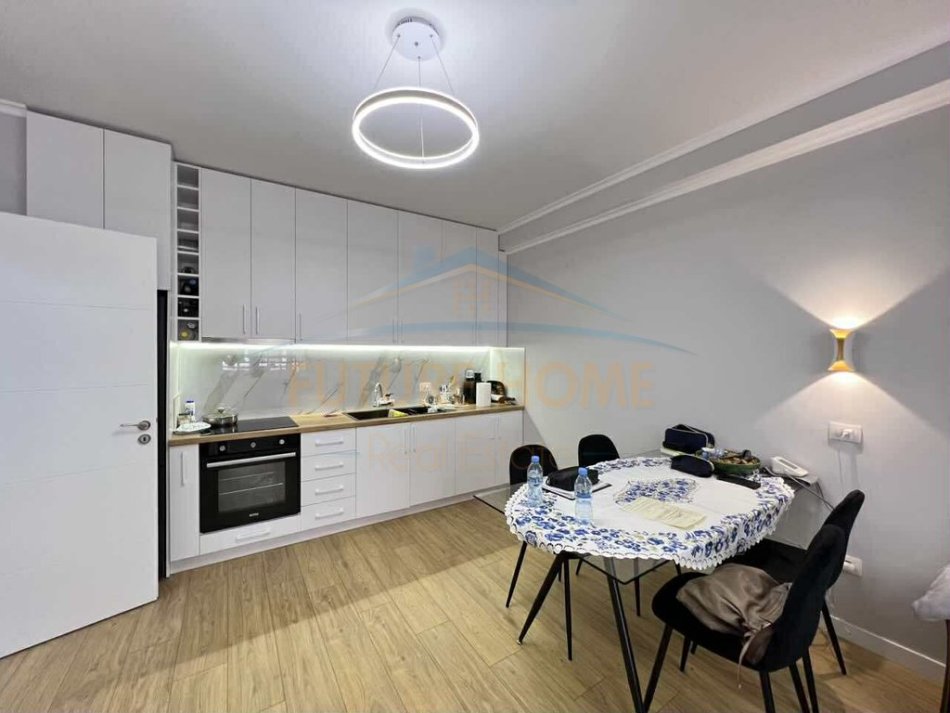 Tirane, shitet apartament 1+1 Kati 6, 74 m² 128.000 € (rrotondo astirit)  UNA54261