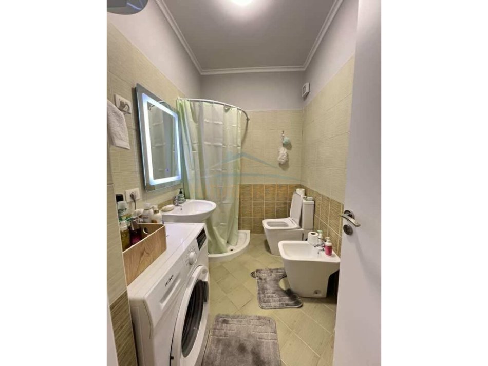 Tirane, shitet apartament 1+1 Kati 6, 74 m² 128.000 € (rrotondo astirit)  UNA54261