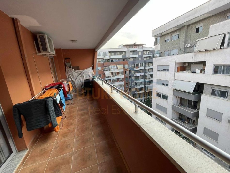 Shqiperi, jepet me qera apartament 2+1 Kati 7, 95 m² 450 € (zonën e Unazes se Re, Tiranë)