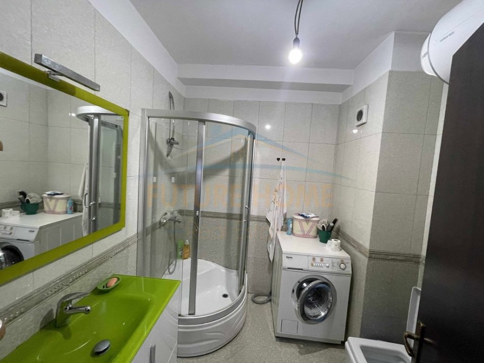 Shqiperi, jepet me qera apartament 2+1 Kati 7, 95 m² 450 € (zonën e Unazes se Re, Tiranë)