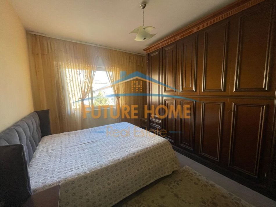 Tirane, jepet me qera apartament 2+1 Kati 4, 93 m² 550 € (Vasil Shanto)