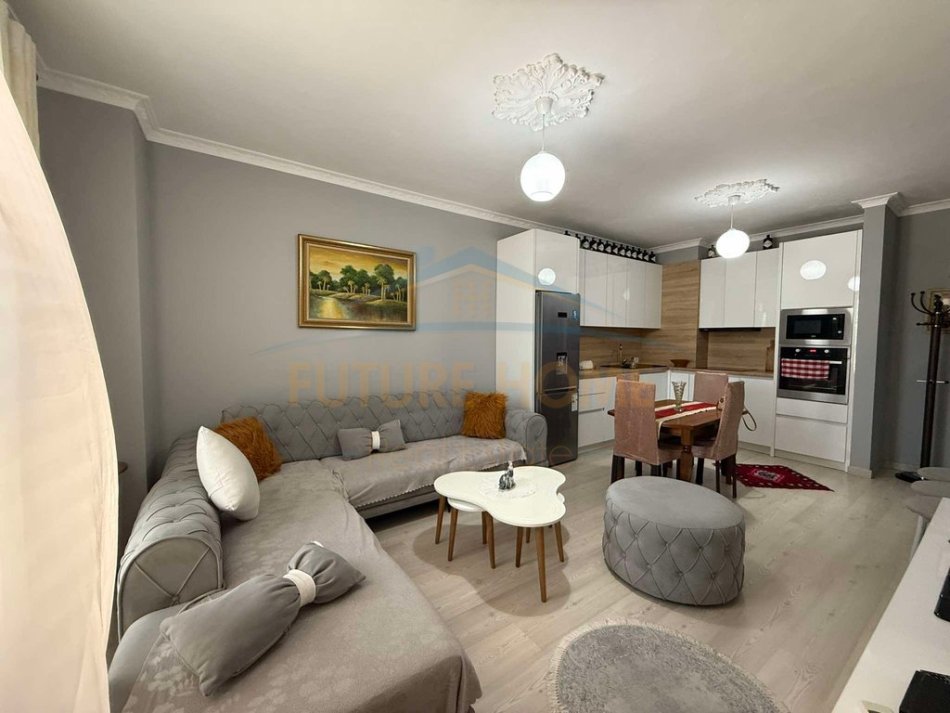 Tirane, jepet me qera apartament 1+1 Kati 1, 66 m² 480 € (VILA L)   UNA54549