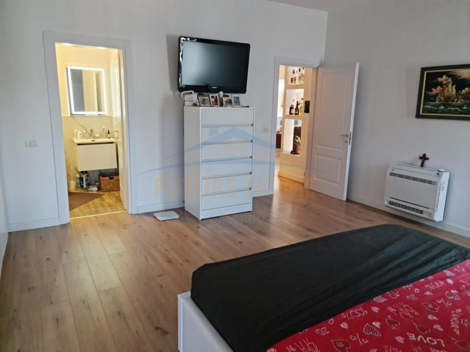 Durres, shitet apartament+verande | Penthouse 3+1+Aneks+Ballkon Kati 5, 179 m² 255.000 € (Mal i Robit, Golem)