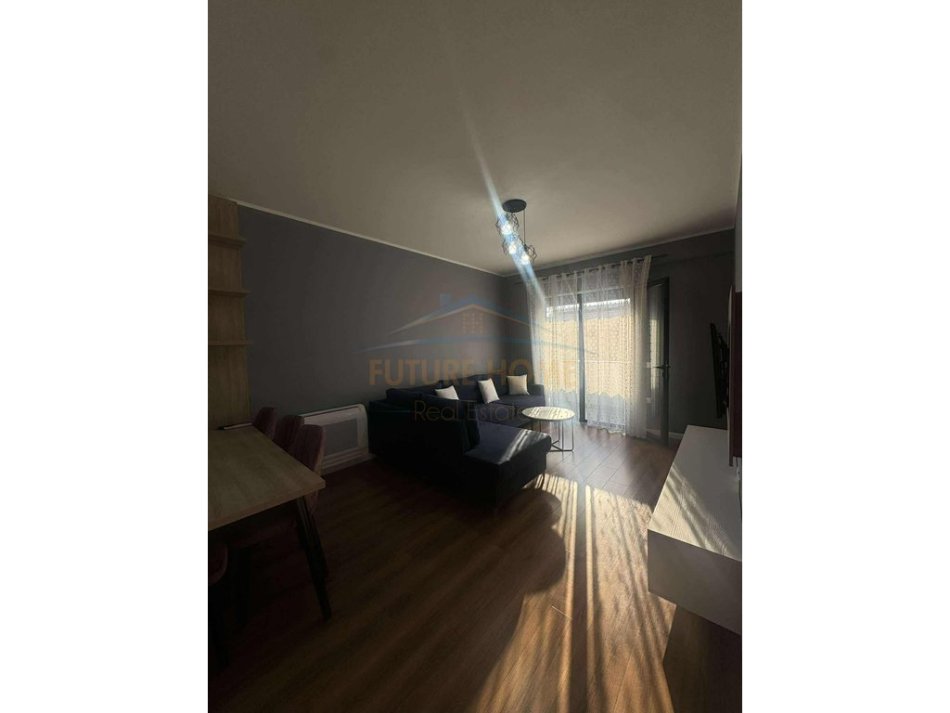 Tirane, jepet me qera apartament 2+1+Ballkon Kati 7, 108 m² 650 € (unaza re )   UNA54595