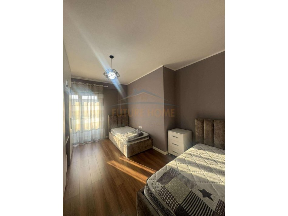 Tirane, jepet me qera apartament 2+1+Ballkon Kati 7, 108 m² 650 € (unaza re )   UNA54595