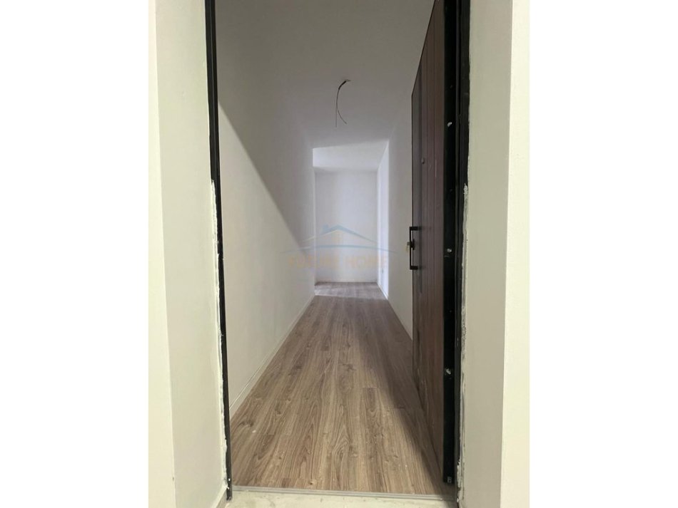 Shitet, Apartament 2+1, ne Rezidencen Prime, Kamez, Tiranë. DB54612