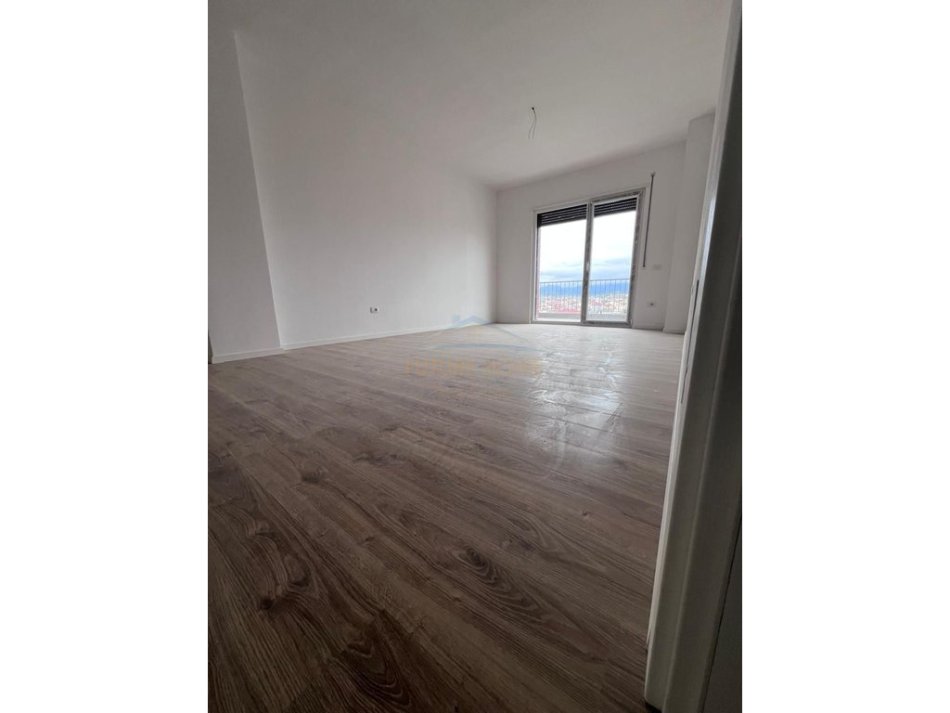 Shitet, Apartament 2+1, ne Rezidencen Prime, Kamez, Tiranë. DB54612