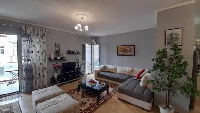 Durres, jepet me qera apartament 2+1+A+BLK Kati 2, 125 m² 500 Euro (Rruga Egnatia)