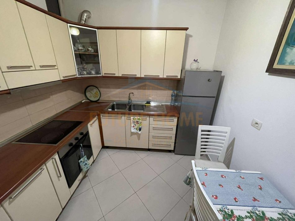 Tirane, jepet me qera apartament 2+1+Ballkon Kati 7, 105 m² 650 € (DON BOSKO)   UNA54624