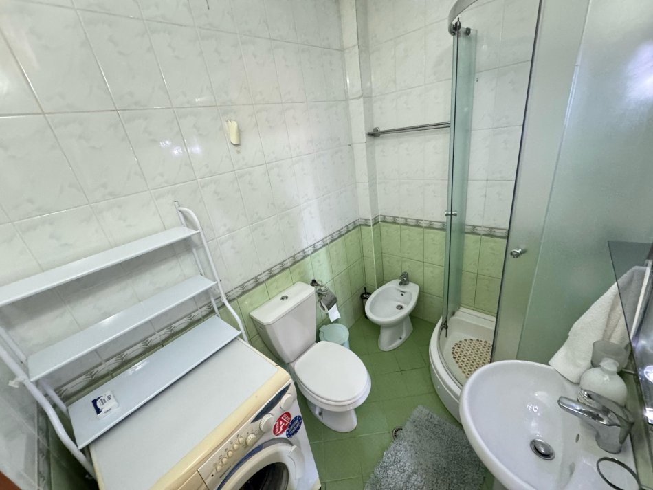 Tirane, jepet me qera apartament 2+1 Kati 2, 80 m² 550 € (Rruga durresit)